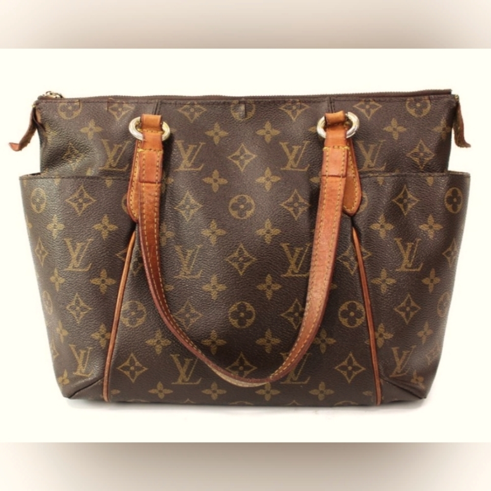 💲💲⬇️⬇️⬇️🎀 Authentic Louis Vuitton "Totally PM monogram shoulder bag